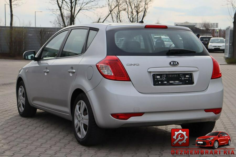 Airbaguri kia ceed 2010