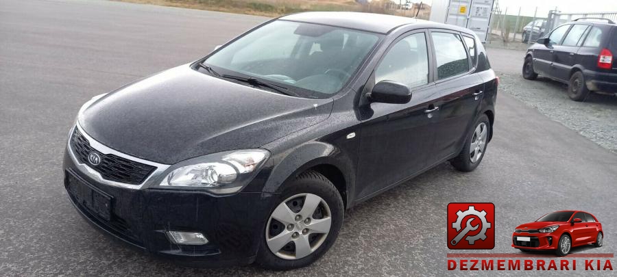 Aripa spate kia ceed 2012