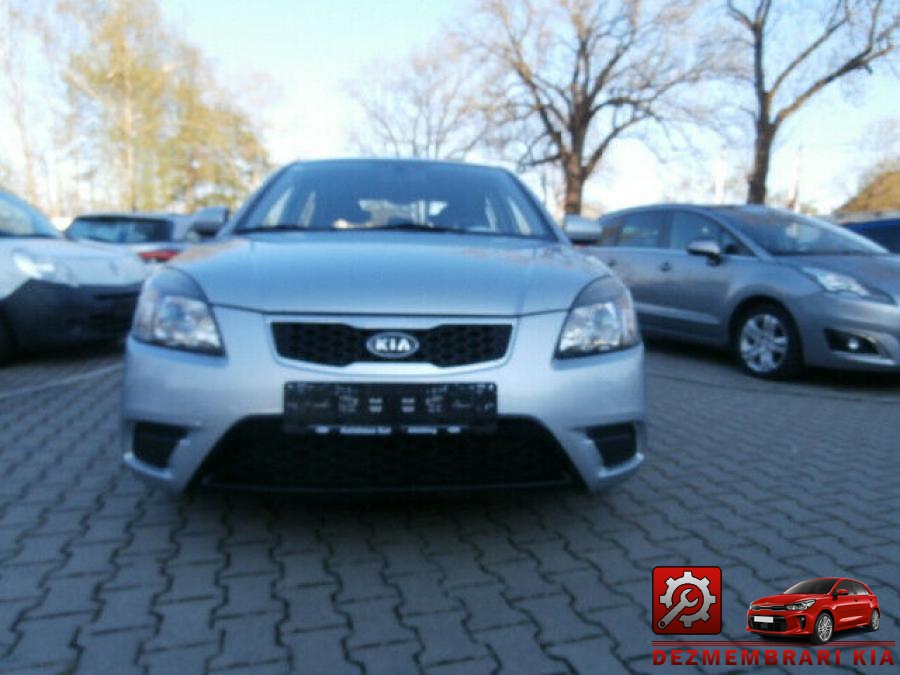 Bandouri kia rio 2009